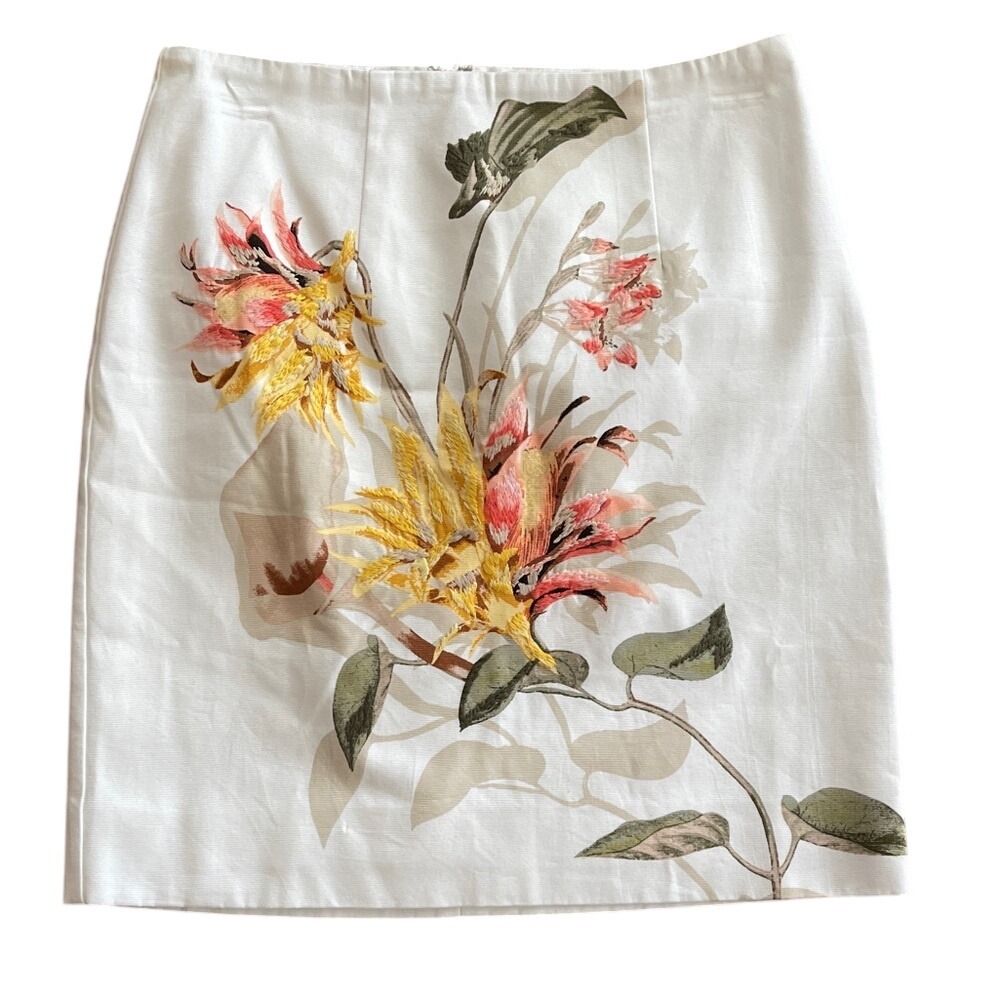 White House Black Market White Embroidered Floral Pencil‎ Skirt 0 NWT